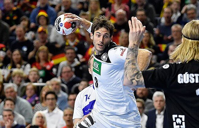 Bild zeigt Deutschlands Handball-Star Uwe Gensheimer © Martin Meissner / AP / picturedesk.com