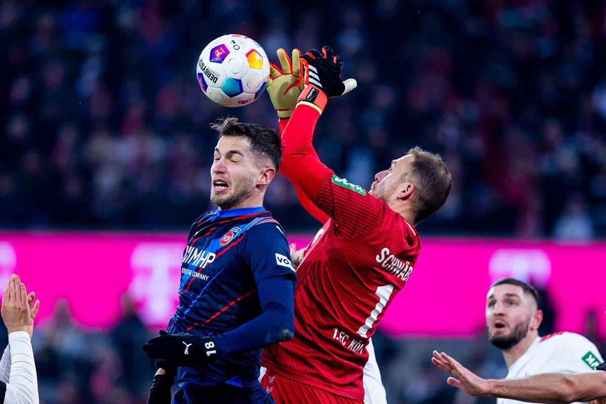 Marvin Pieringer gegen Marius Schwäbe / Heidenheim Köln Tipp (© Mika Volkmann / Alamy Stock Photo)