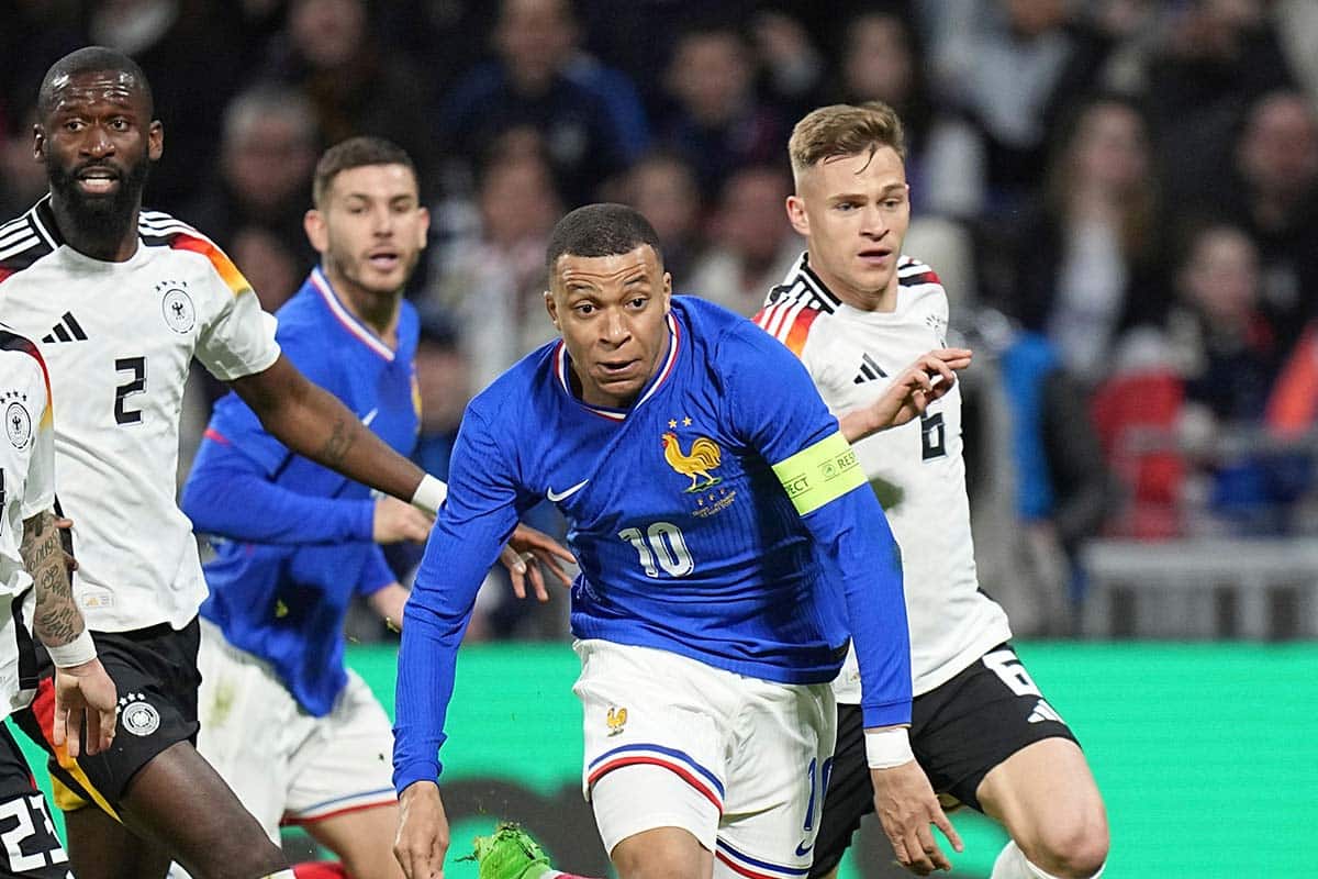 Kylian Mbappe / Österreich Frankreich Info (© Associated Press / Alamy Stock Photo)