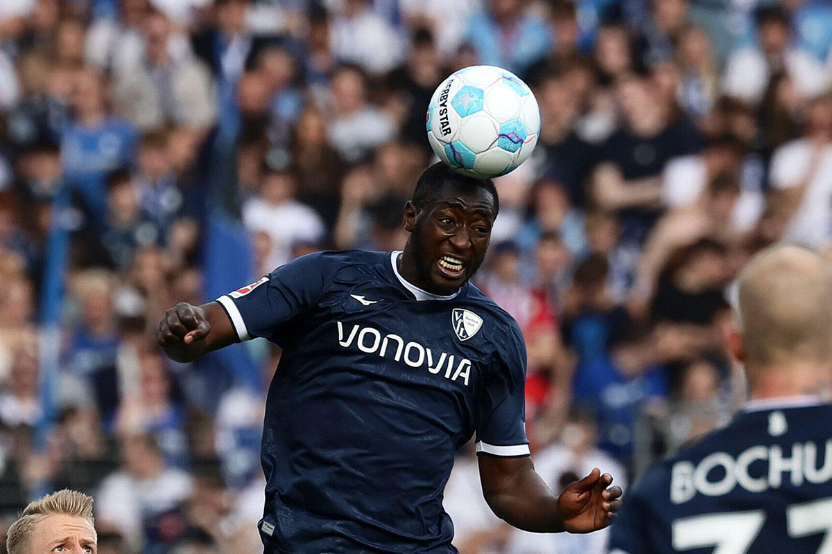Ibrahima Sissoko / Bochum Augsburg Tipp (© dpa picture alliance / Alamy Stock Photo)